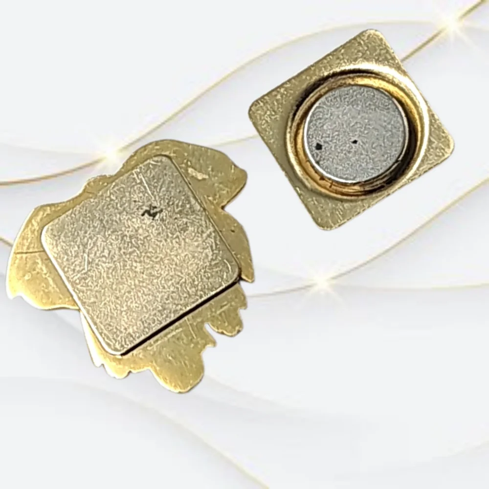 Gold Tone Elephant with Magnetics Snap on the Back